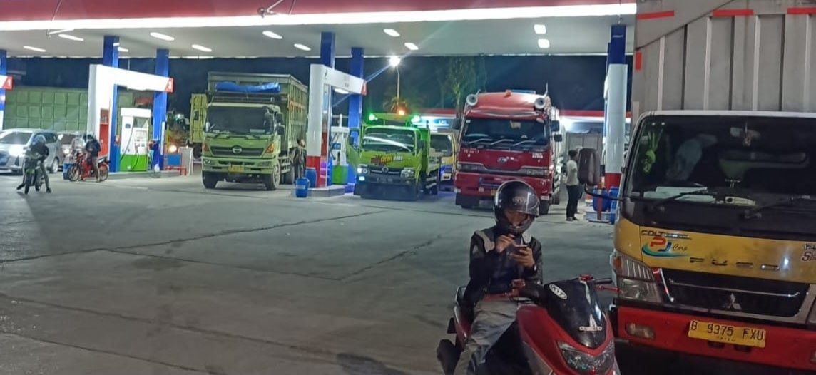 Solar Langka di Kabupaten Tangerang, Sebagian SPBU Antri Panjang