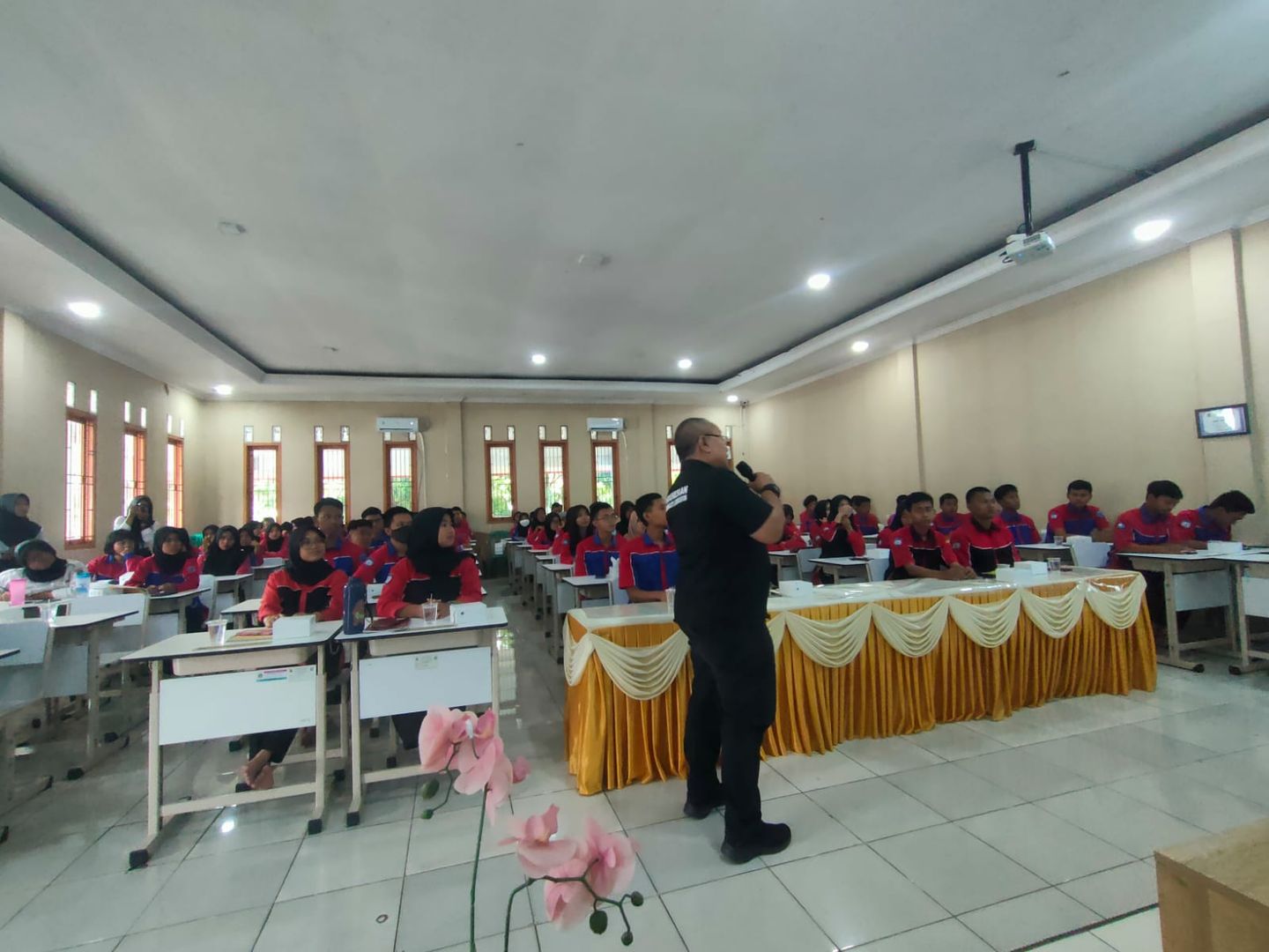 PWI Kabupaten Tangerang Gelar Literasi Media di SMKN 5 Kabupaten Tangerang
